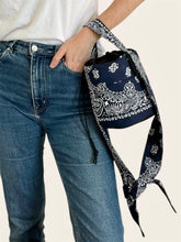 Charger l'image dans la galerie, MINI BB BUCKET - Bleu marine