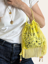 Charger l'image dans la galerie, MODELE UNIQUE - Mini Pouch bag - franges 10 cm