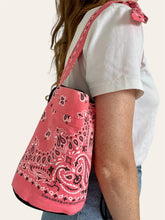 Charger l&#39;image dans la galerie, BUCKET - Rose saumon - Seconde Main

