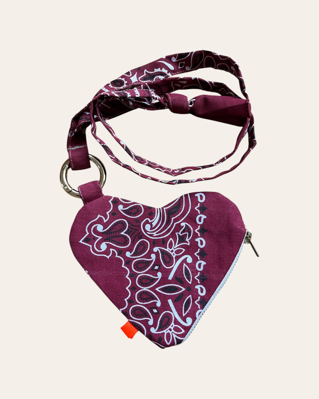 Pochette cœur en bandana Kombinaison, fait main à Paris – photo 9