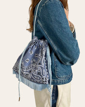 Charger l'image dans la galerie, PRE-COMMANDE - Pouch bag - franges 5 cm
