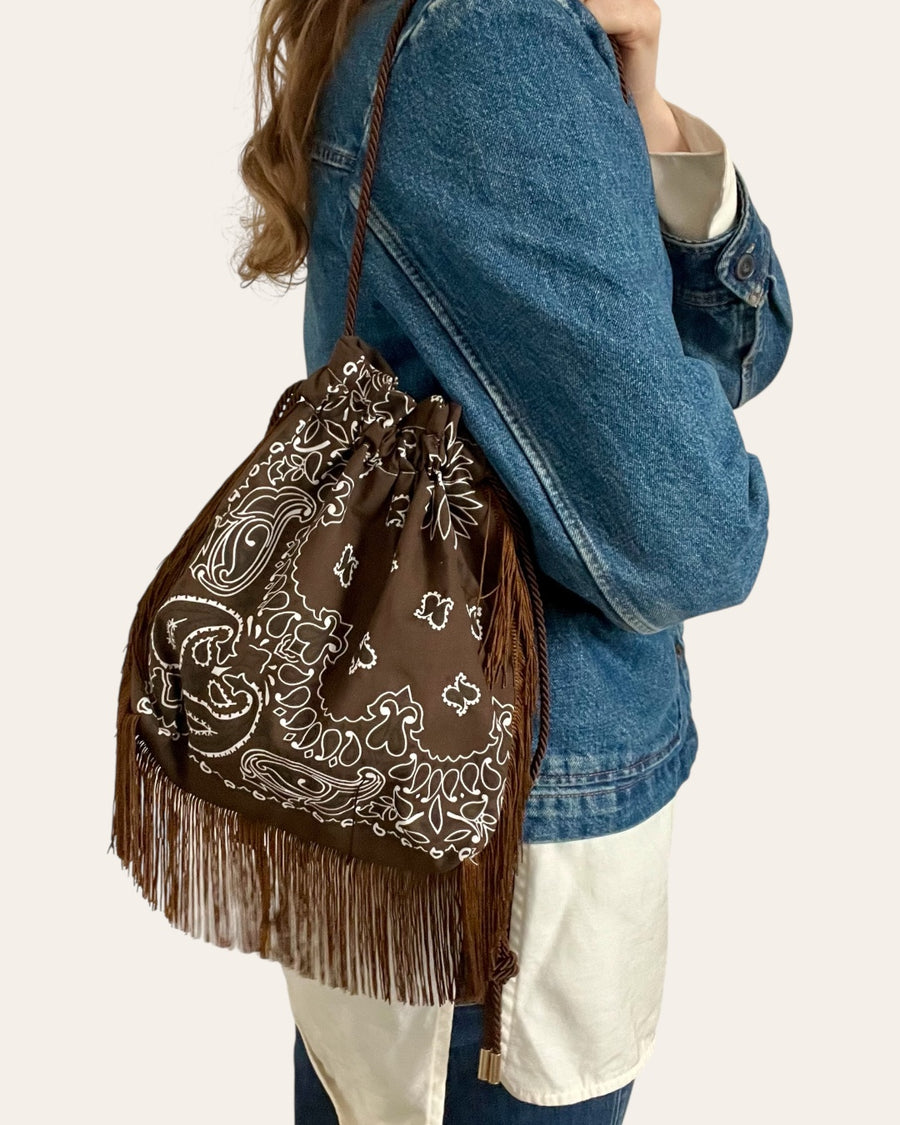Pouch Bag à grandes franges en bandana Kombinaison, fait main à Paris
