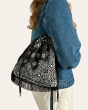 Charger l'image dans la galerie, PRE-COMMANDE - Pouch bag - franges 5 cm
