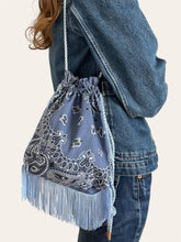 Charger l'image dans la galerie, Pouch bag - franges 10 cm
