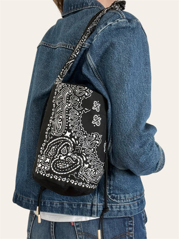 Bucket bag en bandana Kombinaison, fait main à Paris – photo 2