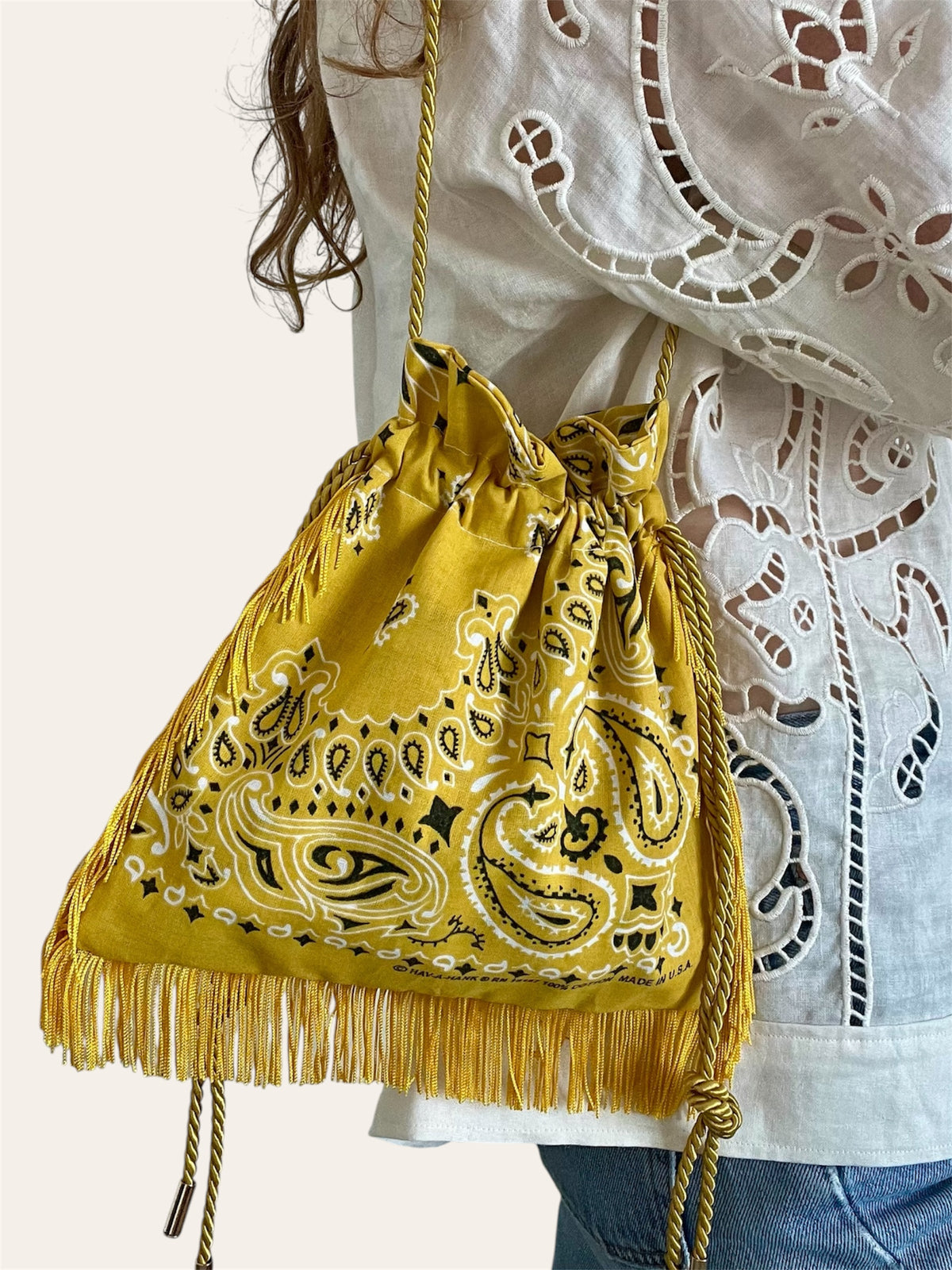 Petit Pouch Bag à franges en bandana Kombinaison, fait main à Paris – photo 4
