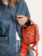 Charger l'image dans la galerie, MODELE UNIQUE MINI BB BUCKET - Orange franges

