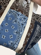 Charger l'image dans la galerie, Big Weekly bag - Marron, Bleu marine et bleu chambray
