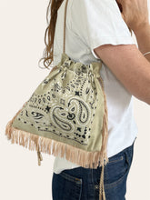 Charger l'image dans la galerie, Petit Pouch bag - franges 5 cm
