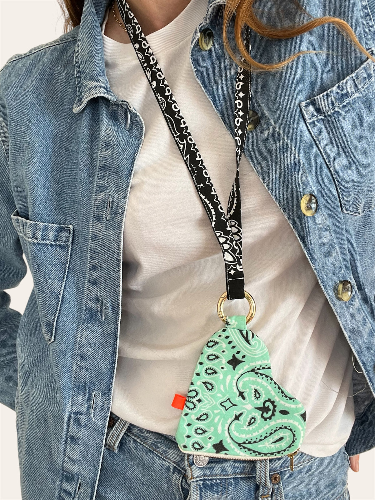 Pochette cœur en bandana Kombinaison, fait main à Paris – photo 11