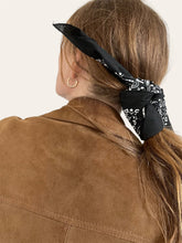 Charger l'image dans la galerie, Authentic American Bandana
