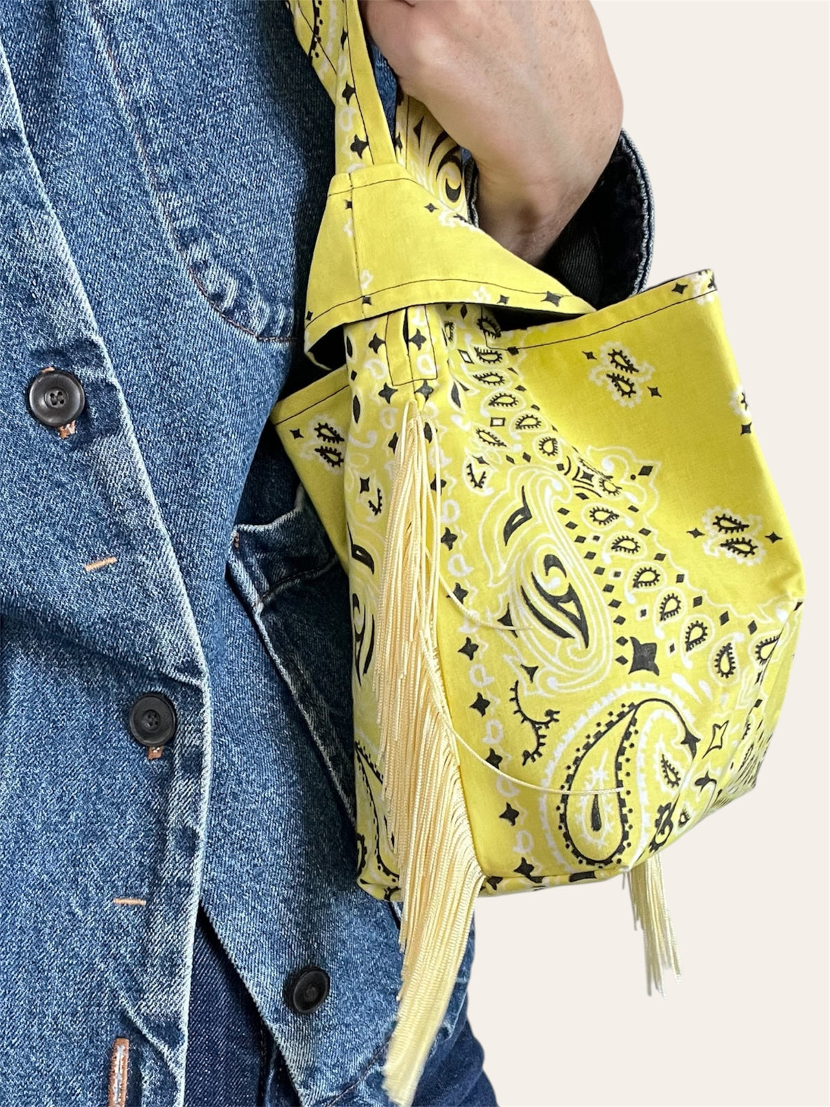 Berlingot sac à franges en bandana Kombinaison, fait main à Paris – photo 2