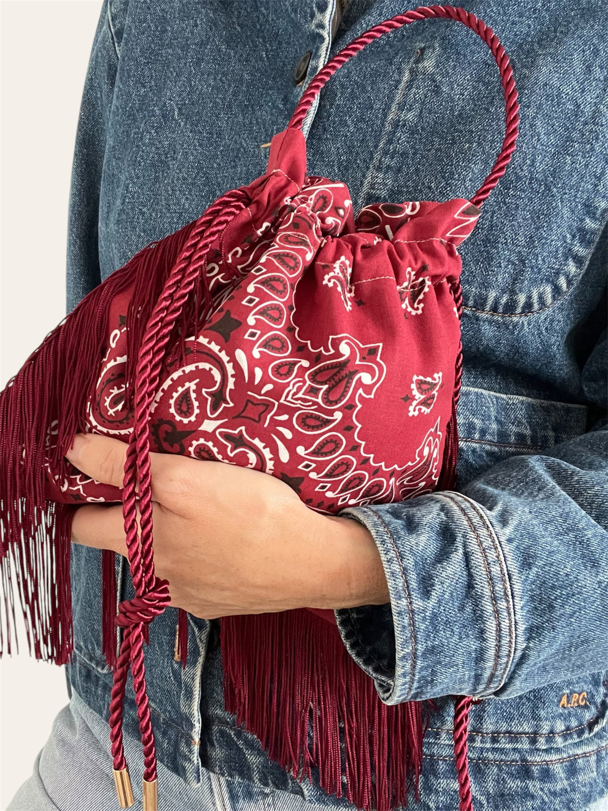 Mini Pouch Bag à franges en bandana Kombinaison, fait main à Paris – photo 5